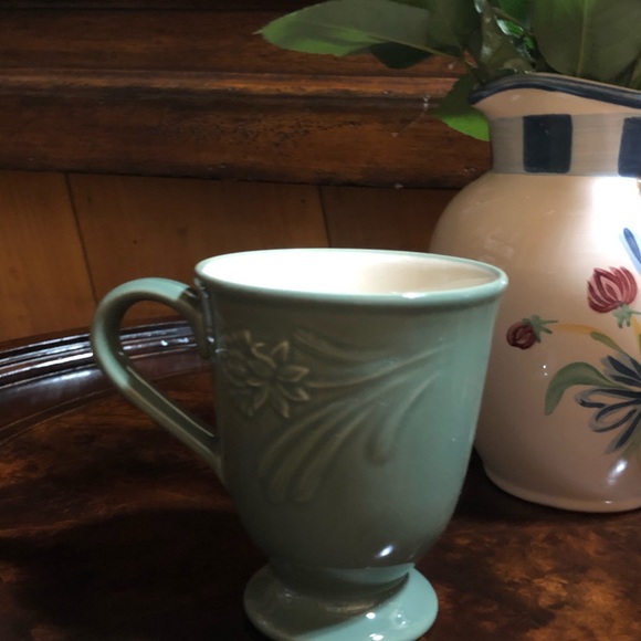 One Lenox Poppies Rainbow Yellow Mug - Picture 3 of 4